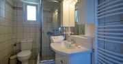 No7 bathroom Kythira rooms