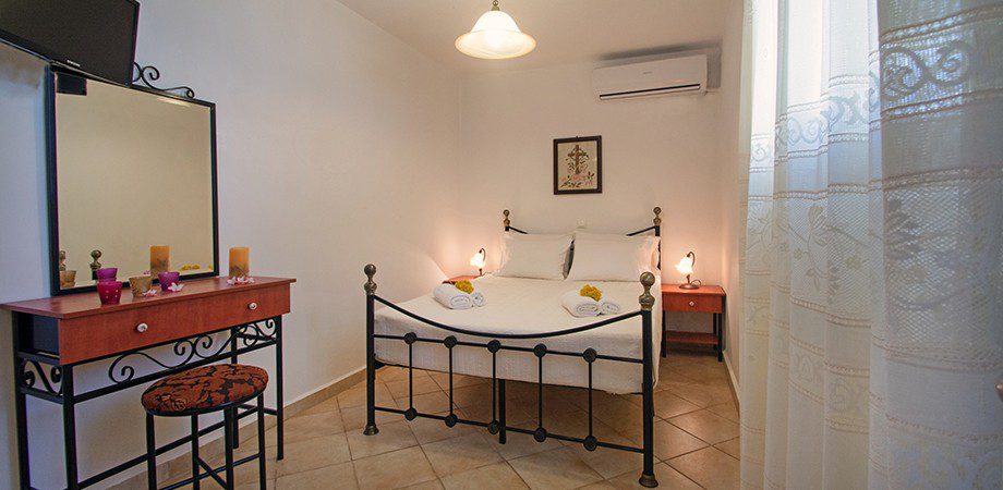 No5 bedroom Room
